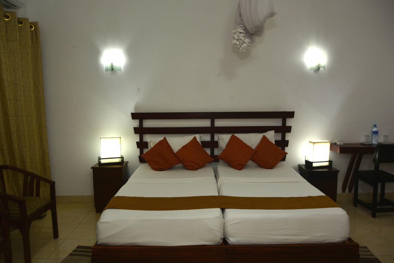 Rainbow Beach Hotel Negombo Zewnętrze zdjęcie